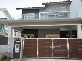 The Park homestay, hotel in Kluang