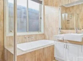 Private Room3 20 min CBD CITY Airport