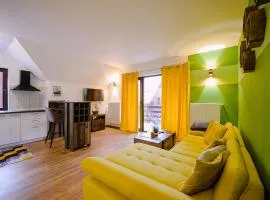 Forest Nest with mountain view