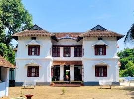 Aramana Ayurvedic Wellness Centre & Homestay, cabaña o casa de campo en Palakkad