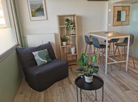 Le Pouget , Studio, Rez de Chaussée, Front de Mer WIFI, hotel in Le Touquet-Paris-Plage