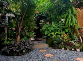 Ģimenes viesnīca Your Secret Garden Villa - Melasti Beach! pilsētā Ungasana