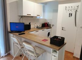 City Lights Apartment with Terrace - 24 Hours Check in