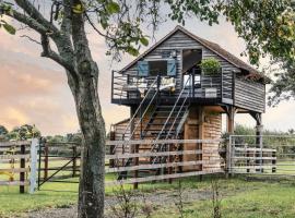 The Treehouse at Humblebee Hall, luxury tent in Worcester