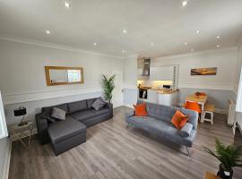 Lakeview Court, Sea and Lake view, free parking, hotel in Southport