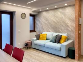 Lovely bright apartment in Barzio center、バルツィオの宿泊施設