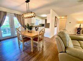 Cozy three bedroom house with fireplace, hotel in Wilmington