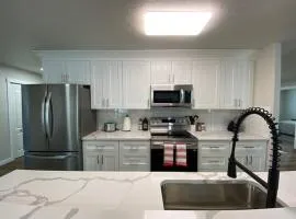 Updated Rancher near shopping & restaurants