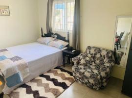 Mona Cottage, holiday rental in Kingston