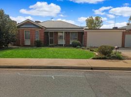 Coonawarra Cottage *Spotless *Quiet *Near CBD+HOSP, hotel di Mildura