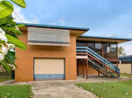 Short Stroll to Surf Beach - North Street, Woorim, hotel in Woorim