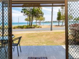 Uninterruped Waterviews, holiday home in Bongaree
