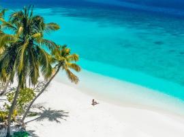 Blue Wave Hotel Maldives - If booked Fullboard a week, free transport to hotel - Best for fishing surfing snorkeling sandbank，位于科卢马杜卢的旅馆
