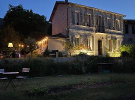 GITE chez "Chambre D'Hôtes Sandra", hotel a Annot