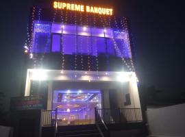 Hotel Supreme & Banquet, готель у місті Sirhind