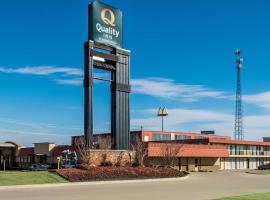 Quality Inn, viešbutis su vietomis automobiliams mieste Čikaša