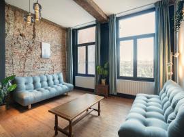 Charming Two-Bedroom River Side Apartment