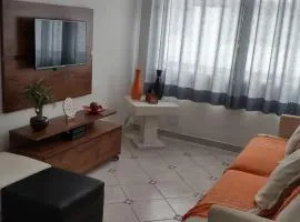 Apto 1 suíte a 30 mts. da Praia do Tombo - Guarujá