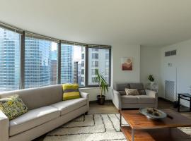 Ultimate 3BR Luxury Suite near Navy Pier with Gym & Pool by ENVITAE, hotel in Chicago