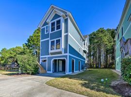 Coastal Home with Community Pool Less Than 2 Miles to Beach!, apartment in Corolla