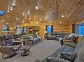 Spacious Kansas Retreat On-Site Disc Golf!