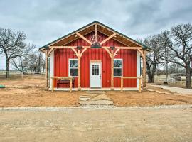 Dog-Friendly Texas Ranch with Patio, Horses On-Site, hotell i Aubrey