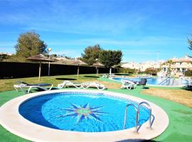 Beautiful house in Campoamor Golf, hótel í Villacosta