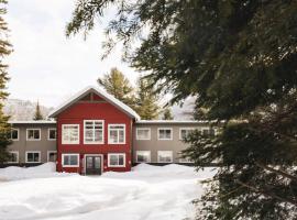 Le Couvent Val-Morin, hotel with pools in Val-Morin