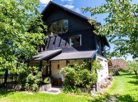 Silva Cabin - In the heart of Bran, next to the Castle w/ free parking、ブランのホテル