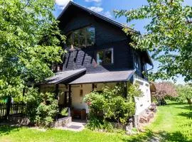 Silva Cabin - In the heart of Bran, next to the Castle w/ free parking