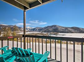 Updated Mtn Condo with Views and Deck Less Than 1 Mi to Lake!, apartment in Grand Lake