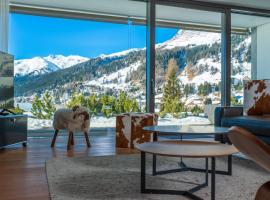 Alpen panorama luxury apartment with exclusive access to 5 star hotel facilities, hotel near Pischabahn, Davos