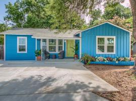 DT 534 Castle Shadow Cottage, hotel in New Braunfels
