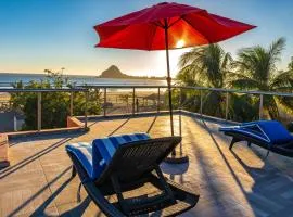 Casa Belen - Beautiful Beach View Home on Stone Island