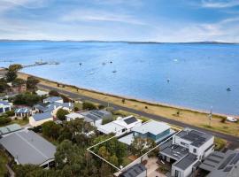 Pukeko Beach House, villa sa Rhyll