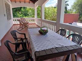 Casa de la Amistad, cottage in Areguá