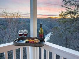 MAJESTIC MOUNTAIN MANOR- Spectacular Mtn & River VIEWS, 5bed 4ba,Resort amenities, hotel a Ellijay