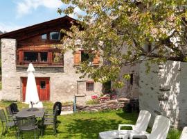 Sunny, rustical 5 room cottage in Valposchiavo, cabaña o casa de campo en Poschiavo