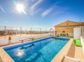 8 Bedroom Cozy Home In Jumilla, casa de férias em Jumilla