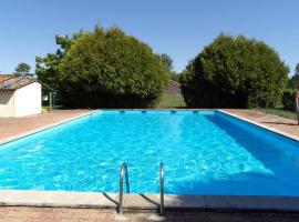 Duplex en residence tennis piscine, ubytování v soukromí v destinaci Naujac-sur-Mer