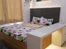 Modena Town Square-Walkup Condominium, serviced apartment in Minglanilla