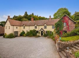 Castle Of Comfort Hotel, hotel v mestu Nether Stowey