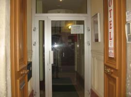Au Royal Mad, hotel v Paříži