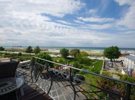 Villa Seeblick Warnemünde - Fewo mit Meerblick und Balkon direkt am Strand für 2-4 Pers, Strandhaus in Rostock