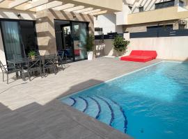 Luxury Villa with private pool, hotel a Los Montesinos