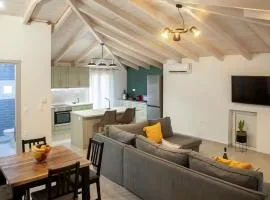 Kamari Luxury Apartment