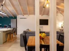 Kamari Luxury Apartment