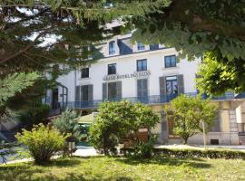 Logis Grand Hôtel Des Bains, hotel v destinácii Salins-les-Bains