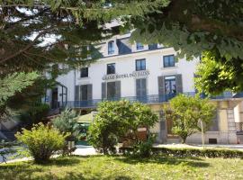 Logis Grand Hôtel Des Bains, hotel s parkiriščem v mestu Salins-les-Bains