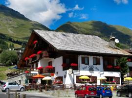 Santa San, hotel i Champoluc